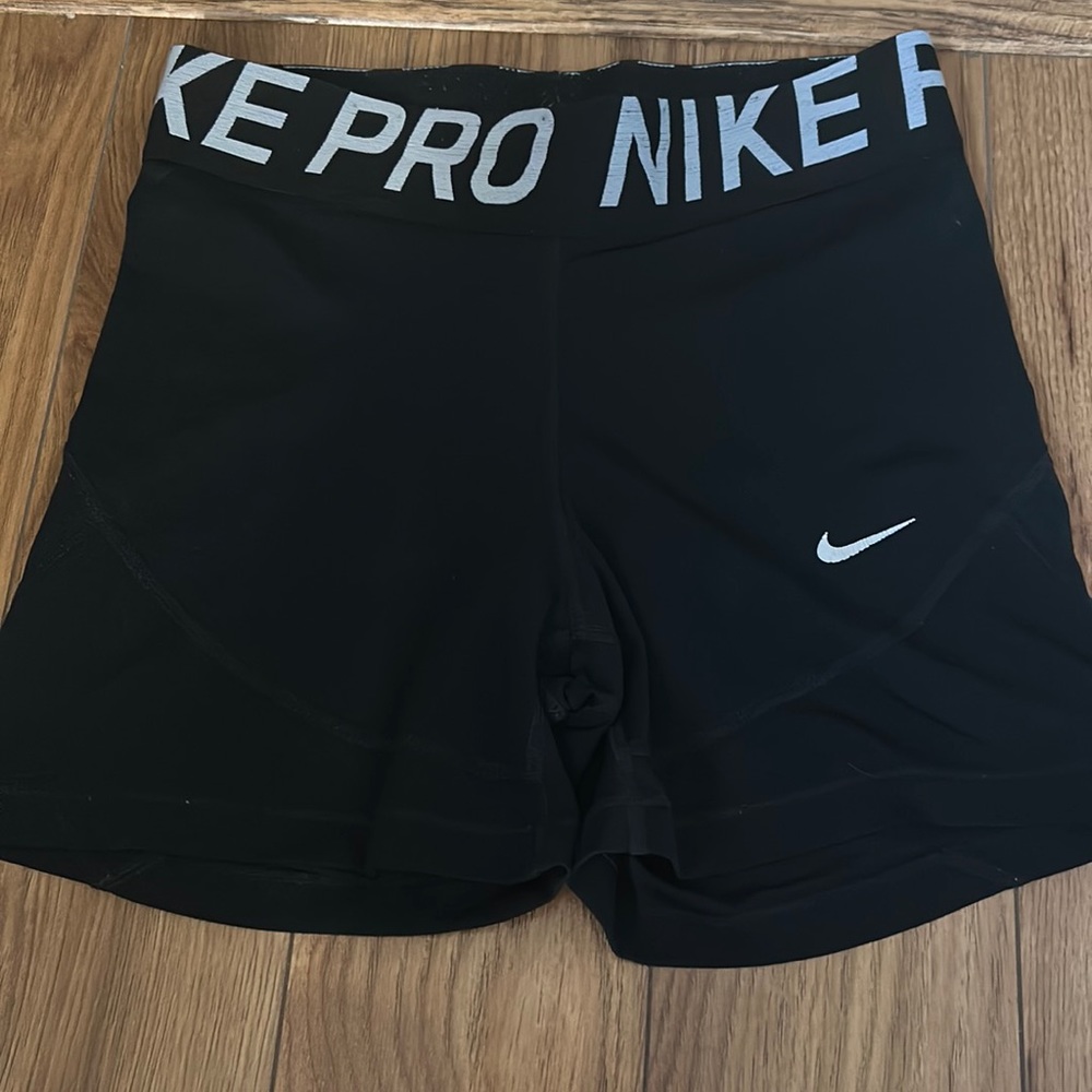 Nike pros size m